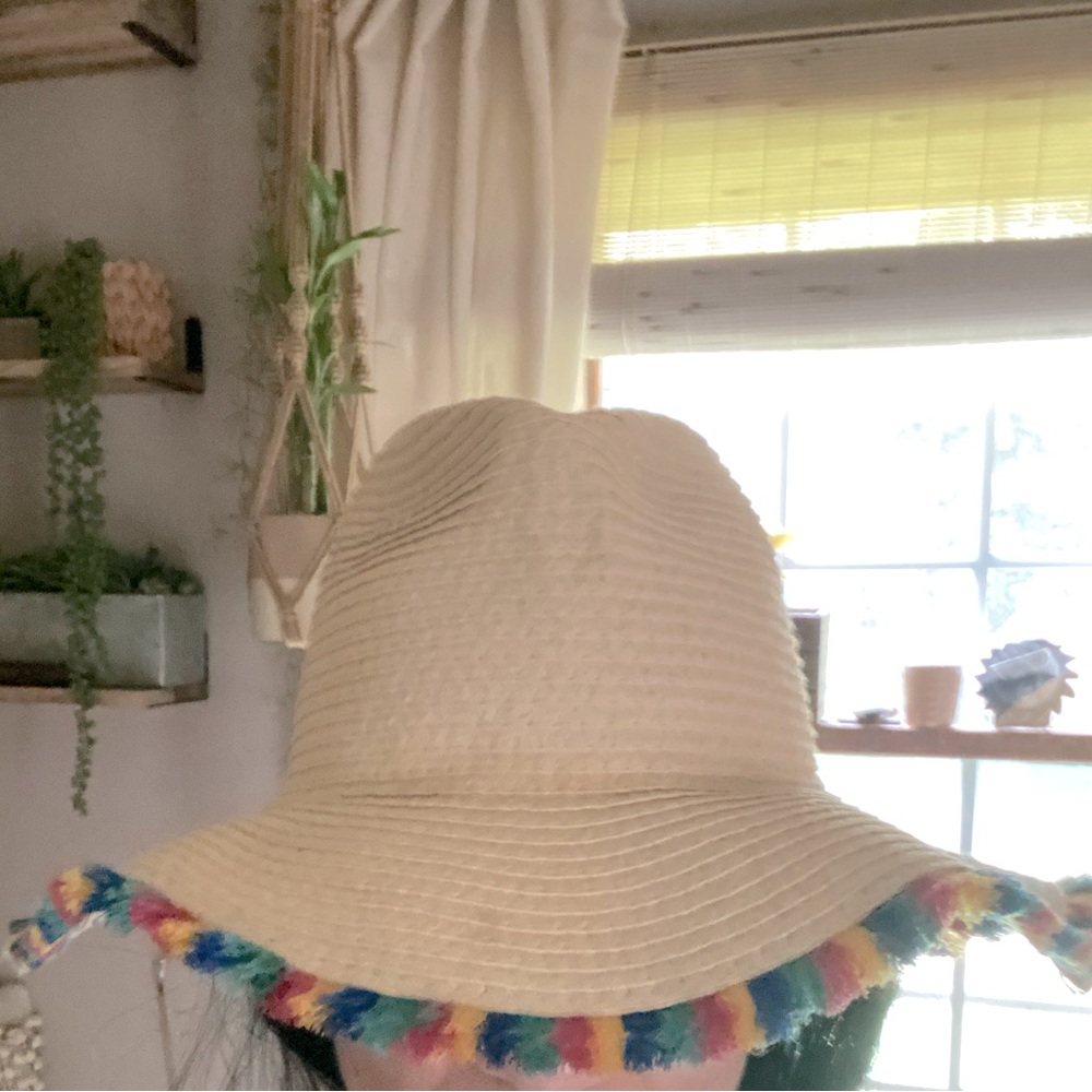 Mudd Beige Hat with Multicolor Trim - Picture 2 of 8